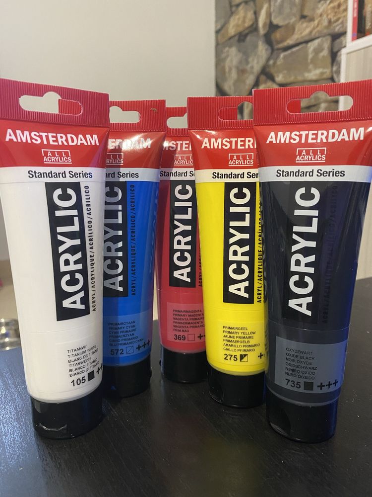 Tinta acrilica Amsterdam apenas usada