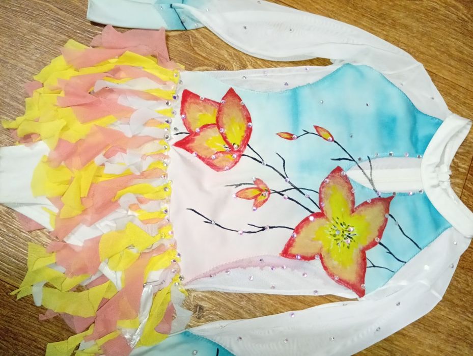 Продам танцевальный детский купальник