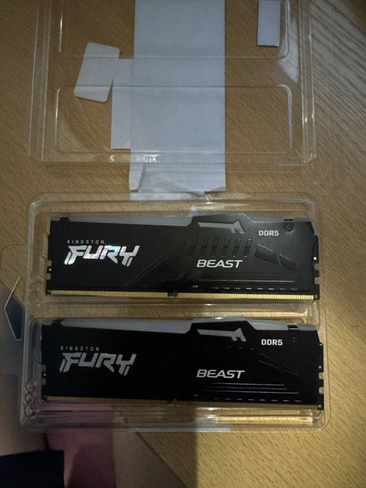 Оперативна памʼять DDR5 Kingston HyperX Fury Beast RGB 32GB