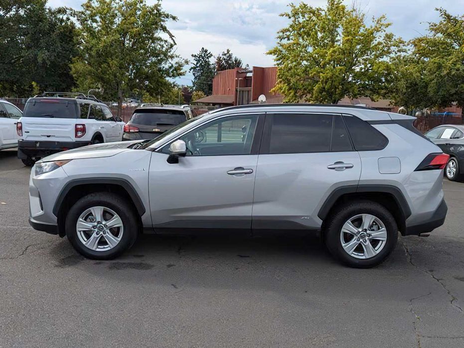 Toyota RAV4 Hybrid LE      2019