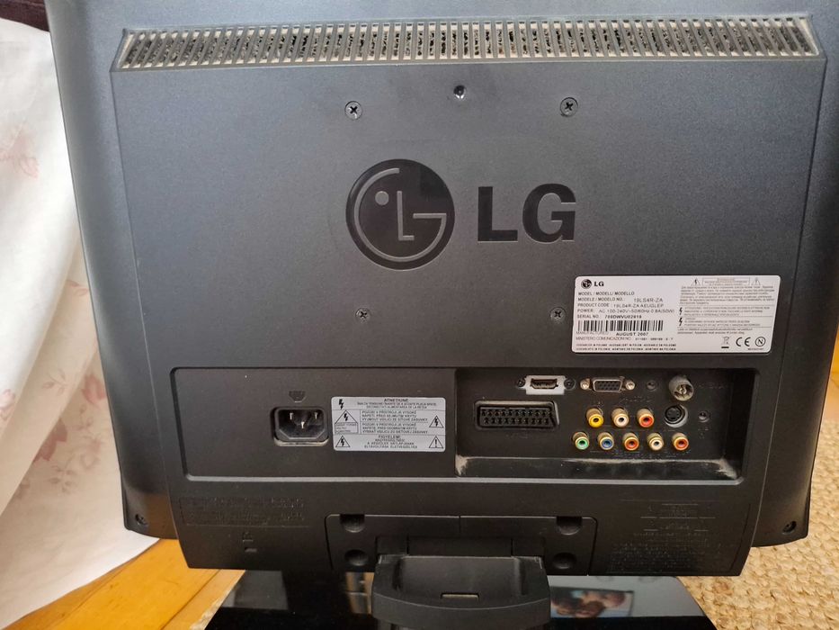 TV / Monitor LCD LG (modelo 19LS4R)