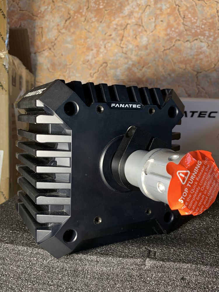 Руль Fanatec (вісім ньютон метрів)