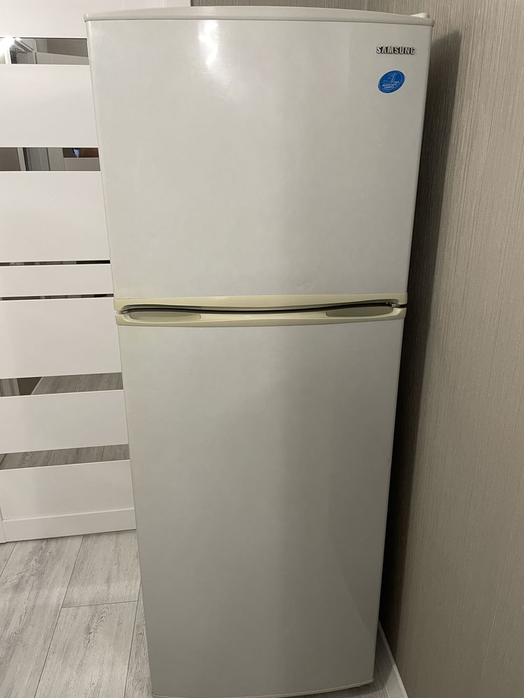 Холодильник Samsung
