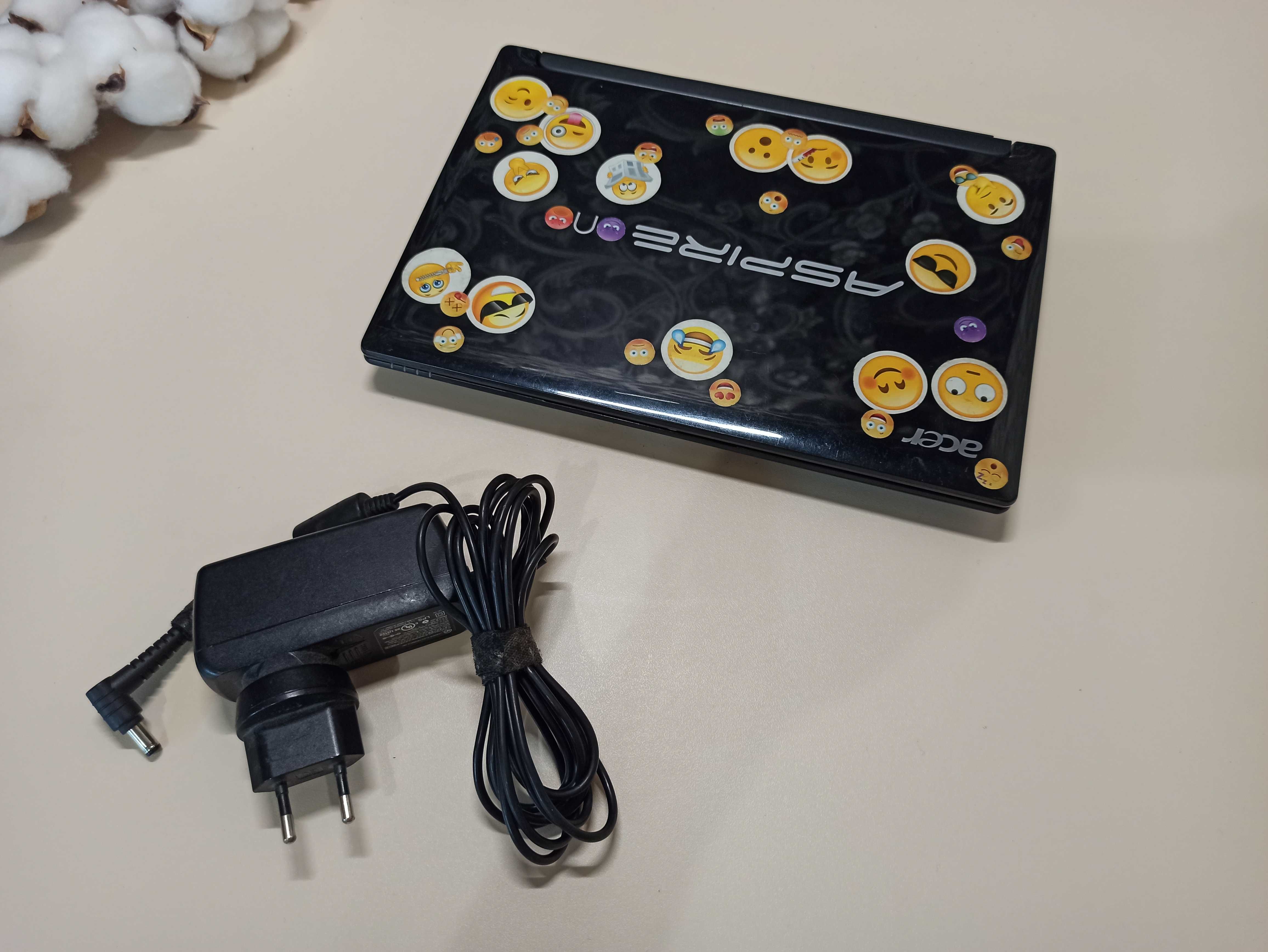 Ноутбук Acer Aspire One D255E