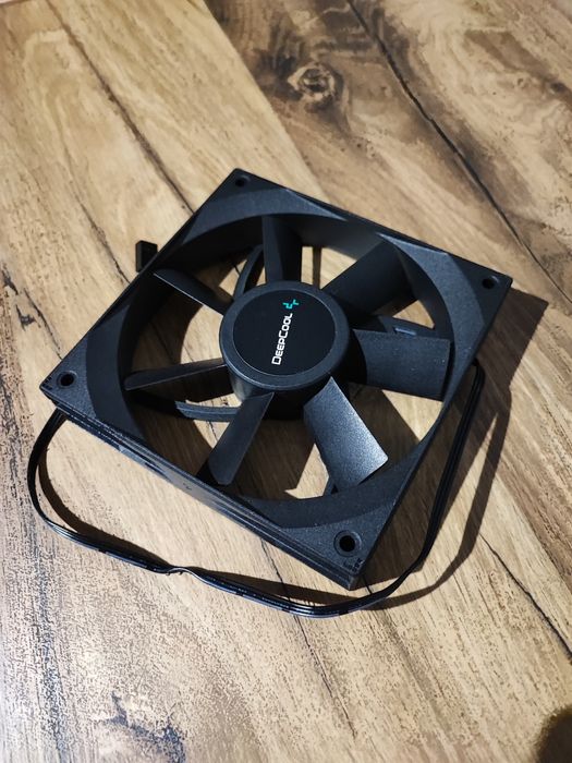 Вентилятор для компьютера DeepCool DF1202512CD