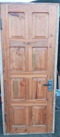 Продам двері вхідні дерев'яні подвійні з коробом