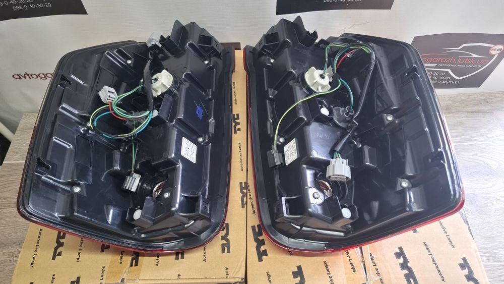Фонарь задній Mitsubishi L200 фанарь L200