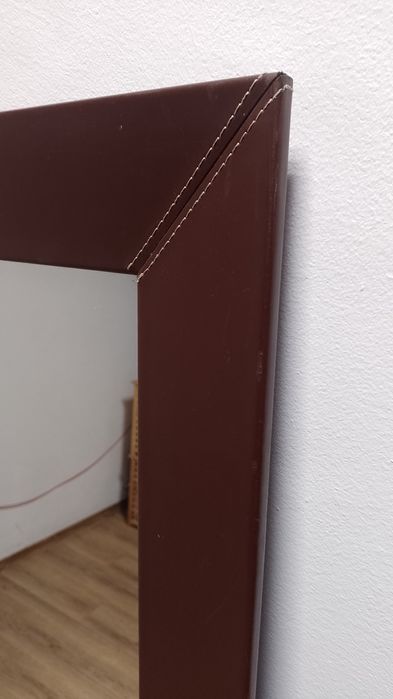 Duże lustro w skórzanej ramie 180x80