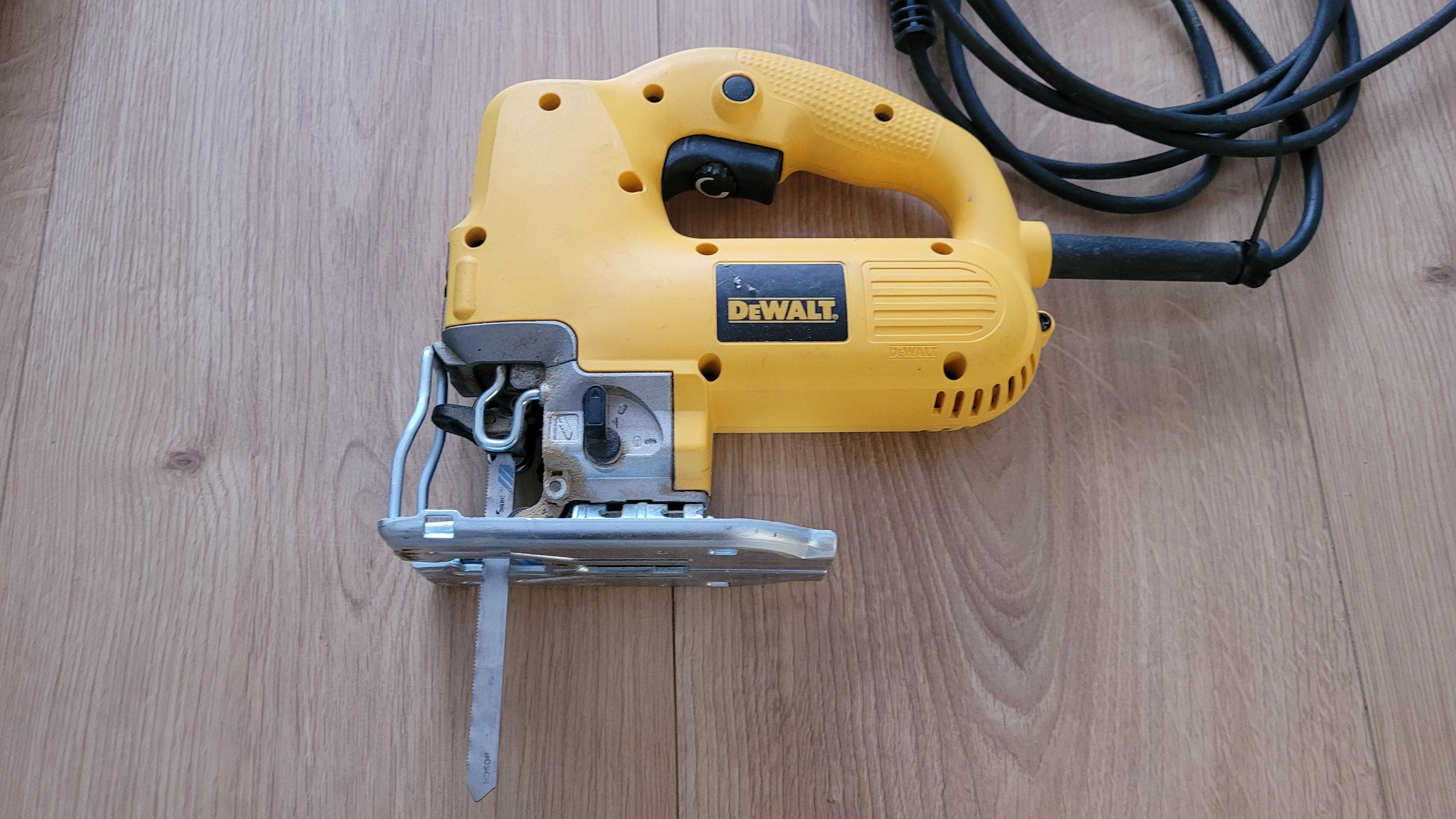 Wyrzynarka Dewalt DW341-QS + GRATIS Brzeszczoty