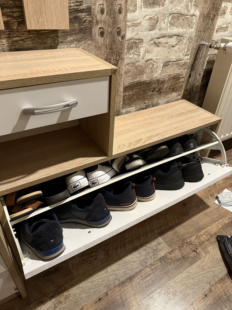 Półka na buty wysuwana