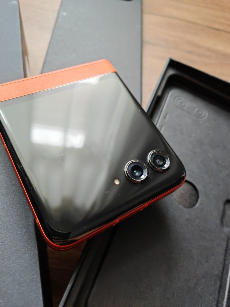 Motorola razr 50