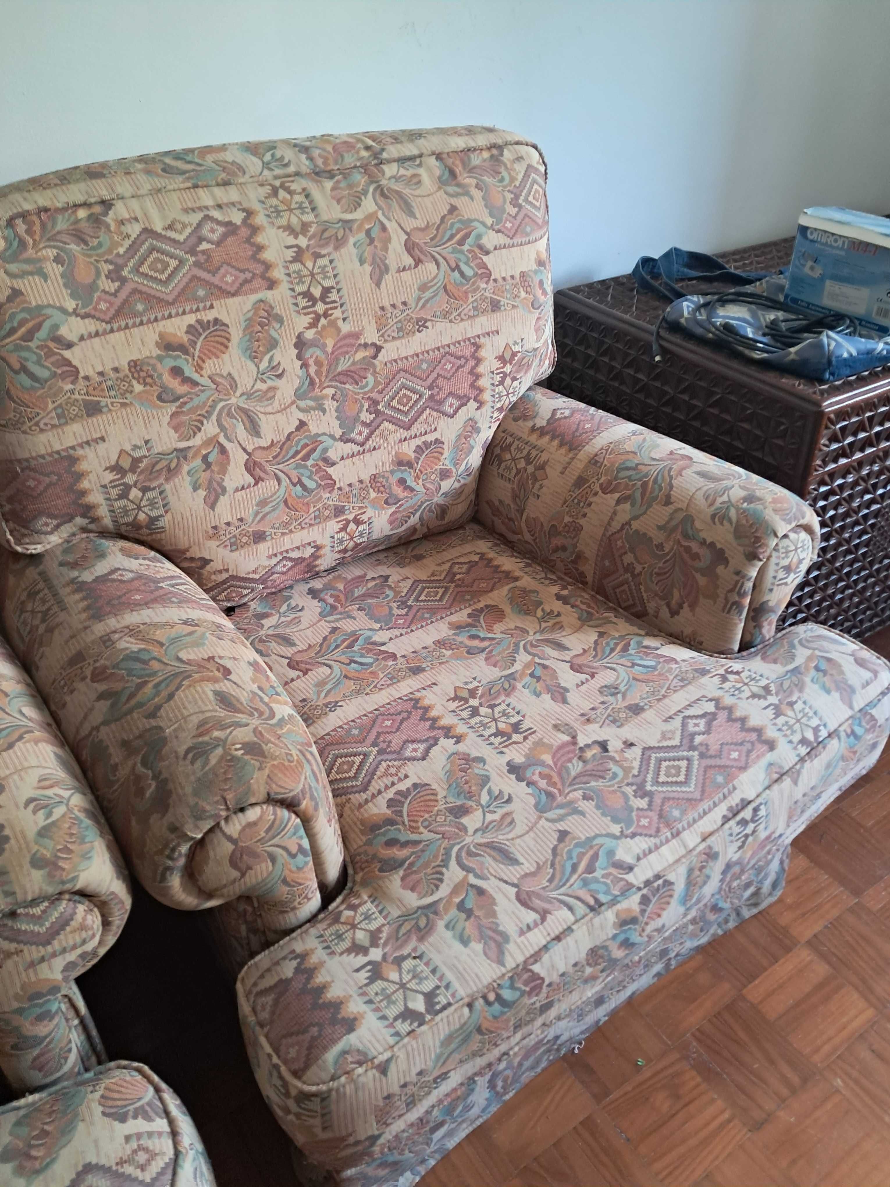Sofá Individual em Tecido