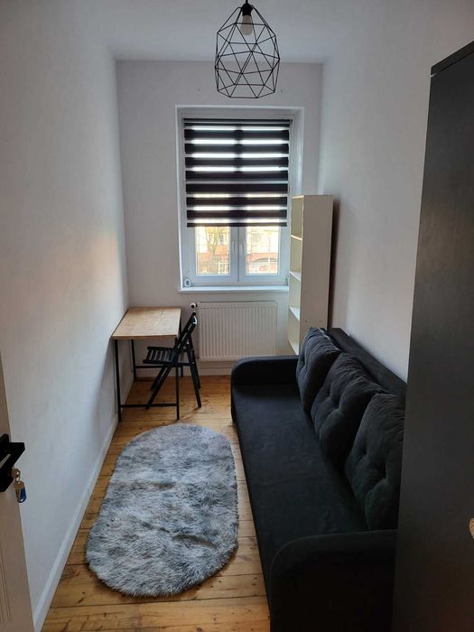 Pokój w mieszkaniu 4 pokojowym