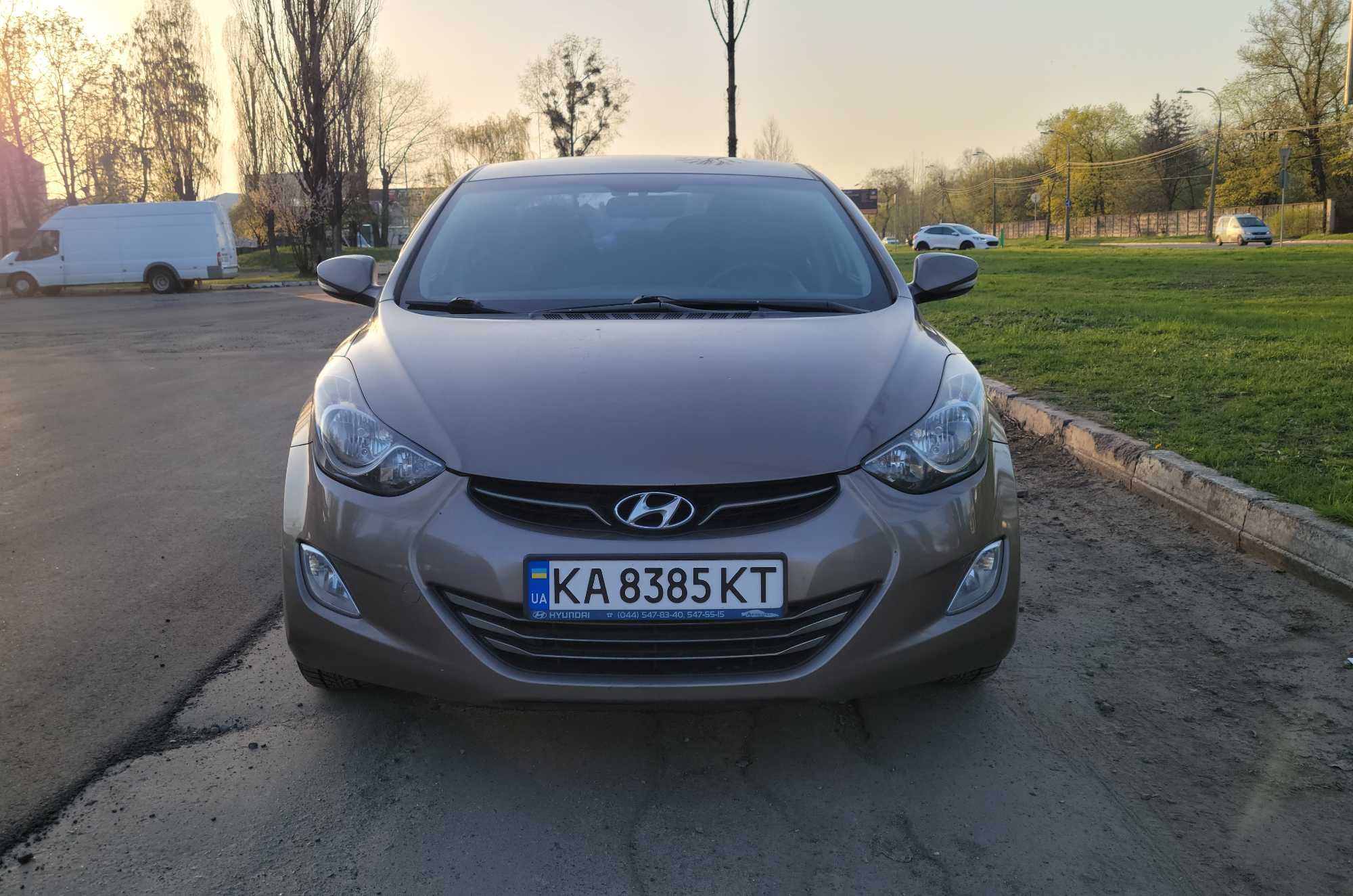 Hyundai Elantra 2012