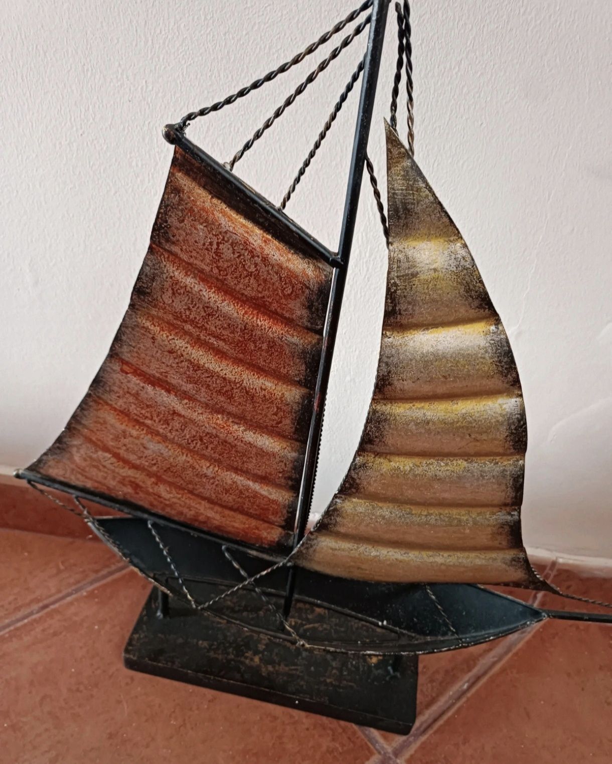 Barco decorativo em latão