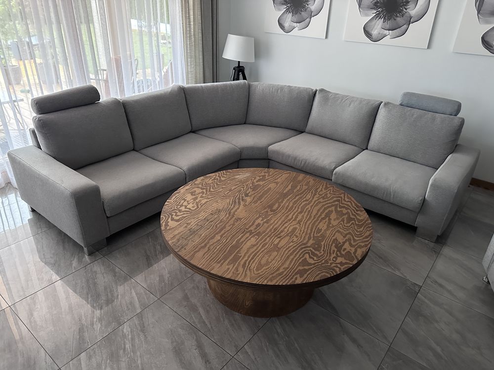 Kanapa narożna  duża  250x250 plus dwa fotele firmy sits
