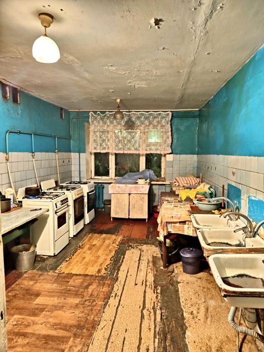 Продається кімната в гуртожитку на масиві