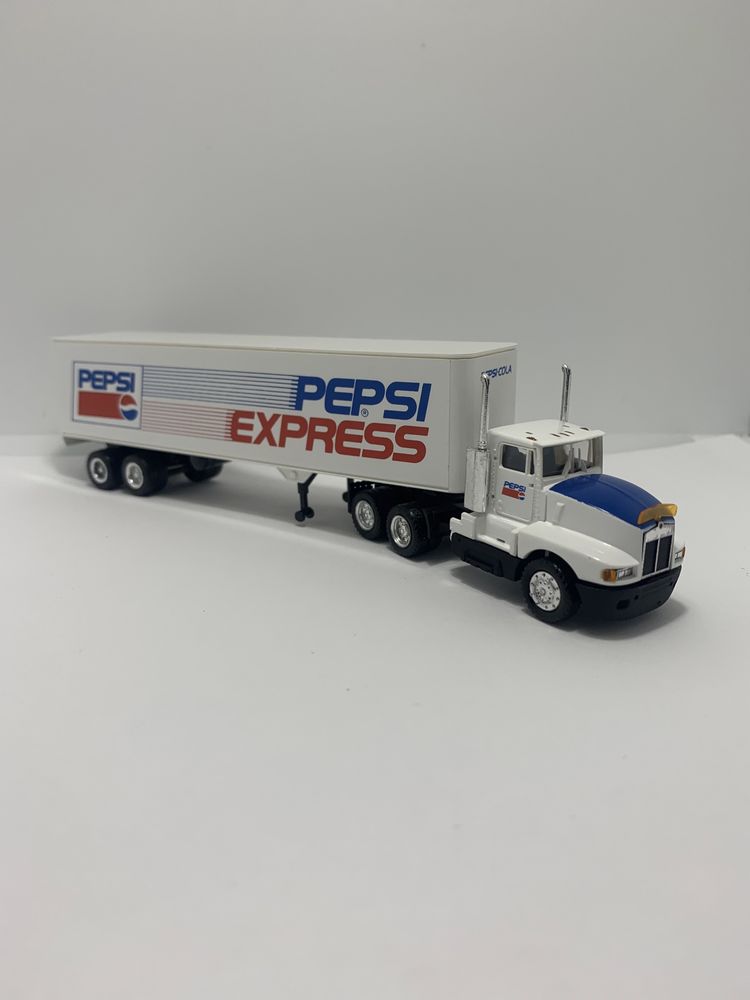 Kenworth T 600 da Herpa escala 1/87