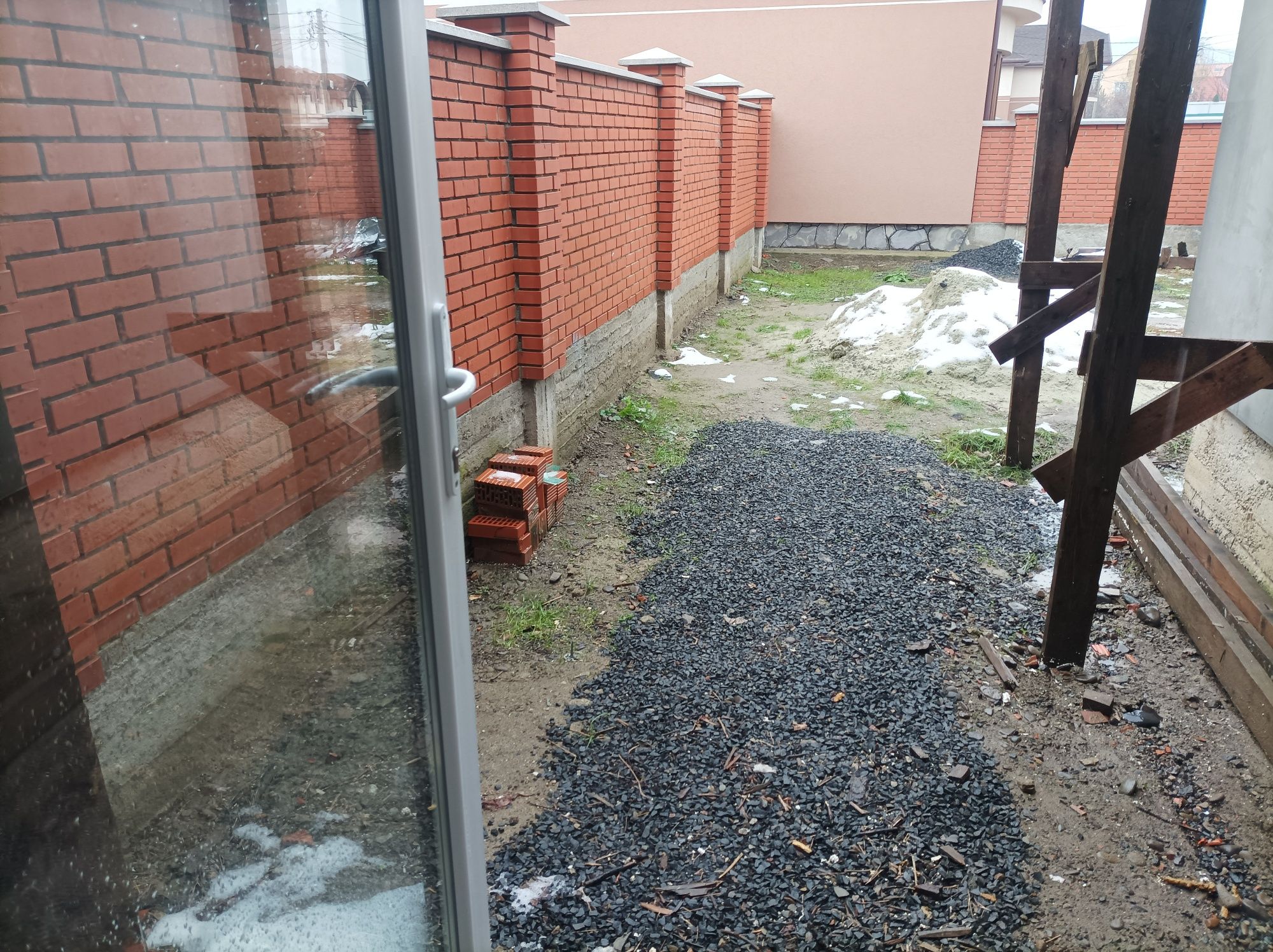 Продам новобудову на набережній.