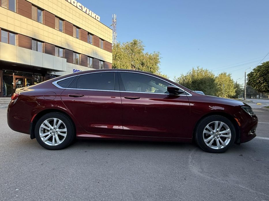 Продається Chrysler 200 2015 року 2,4 бензин