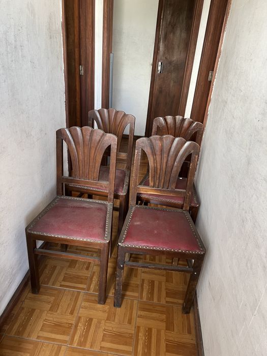 Conjunto 4 cadeiras madeira e pele para restauro