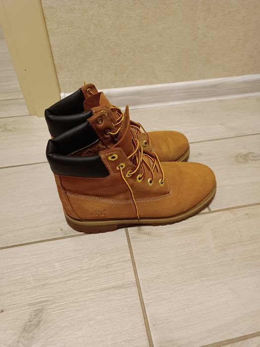 Продам взуття Timberland
