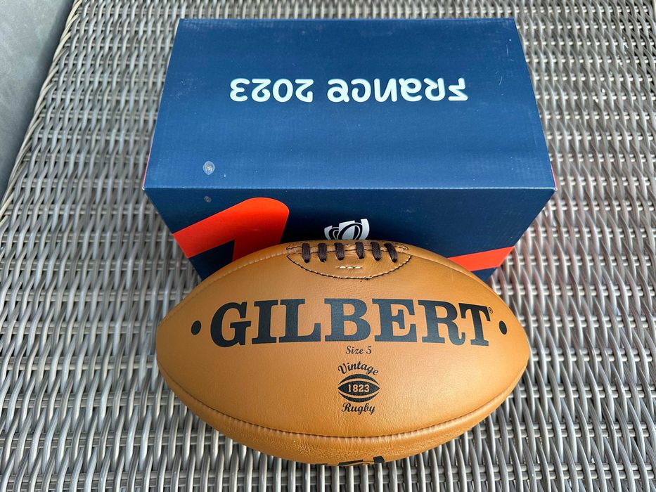 Rugby skórzana piłka Gilbert Vintage z Mistrzostw Świata z 2023 roku