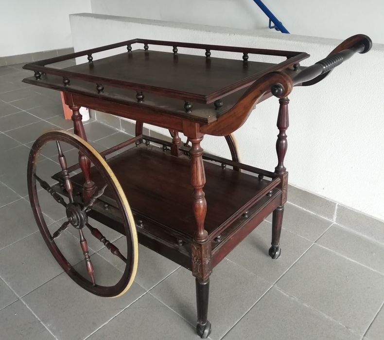 Carrinho de Chá Antigo