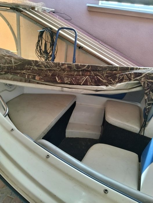 Прогулочний катер Волна 490