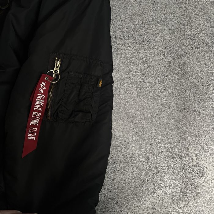 Нейлоновий бомбер ALPHA INDUSTRIES оригінальна чоловіча куртка АЛЬФА