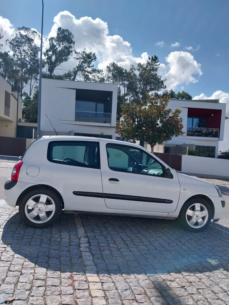 Renault Celio AC 04