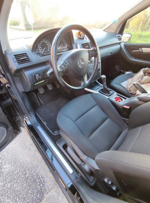 Mercedes- Benz A170