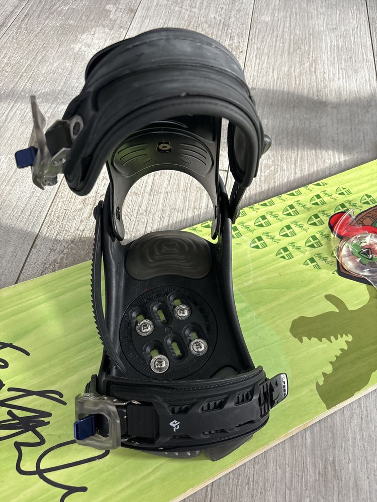 Deska snowboardowa Nitro 143 cm