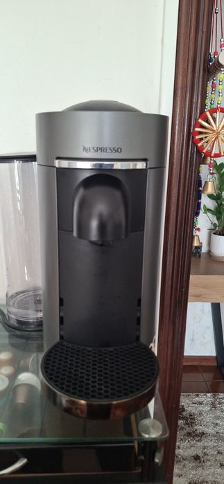 Maquina de café  Nespresso VertuoPlus.