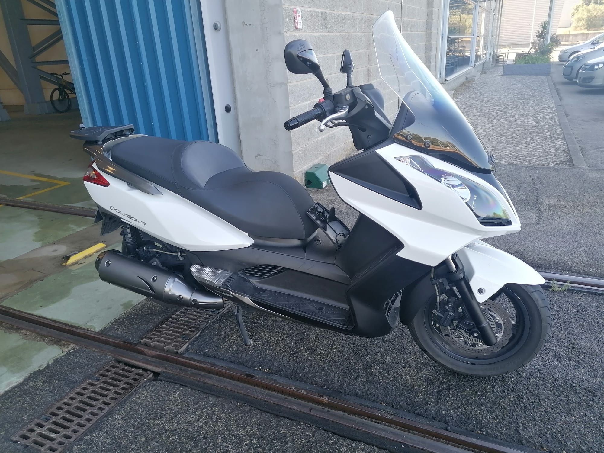 KYMCO Downton 125
De Abril de 2011