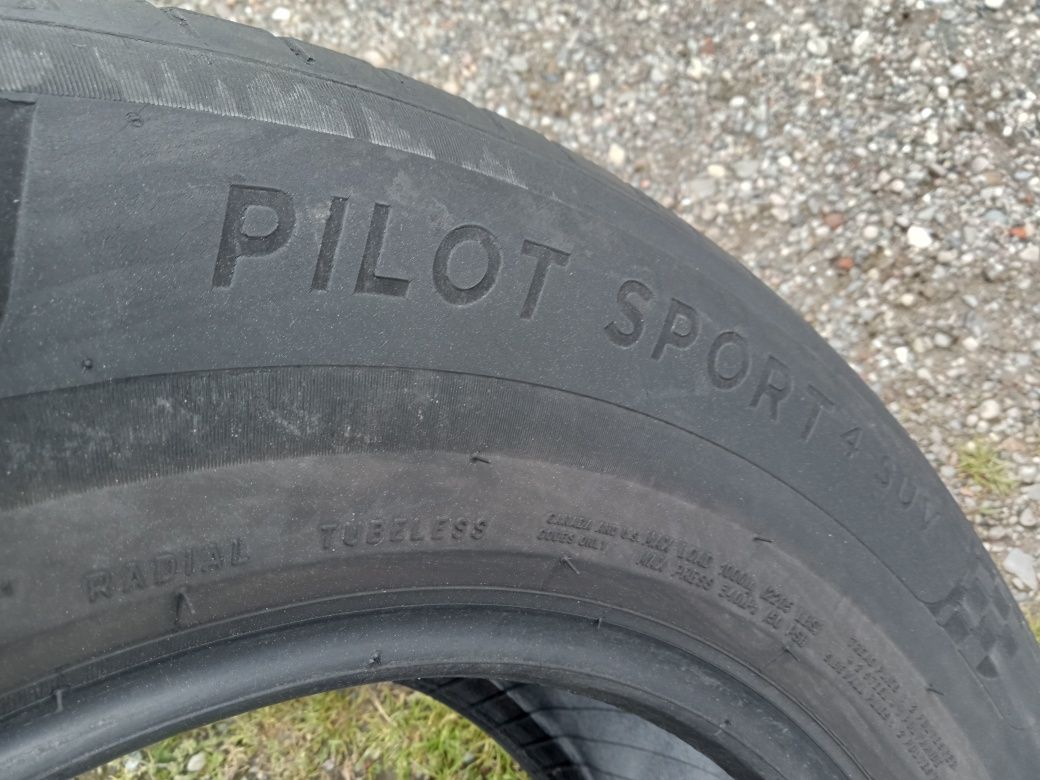2x Opony Używane Letnie 235/65R17 Michelin
