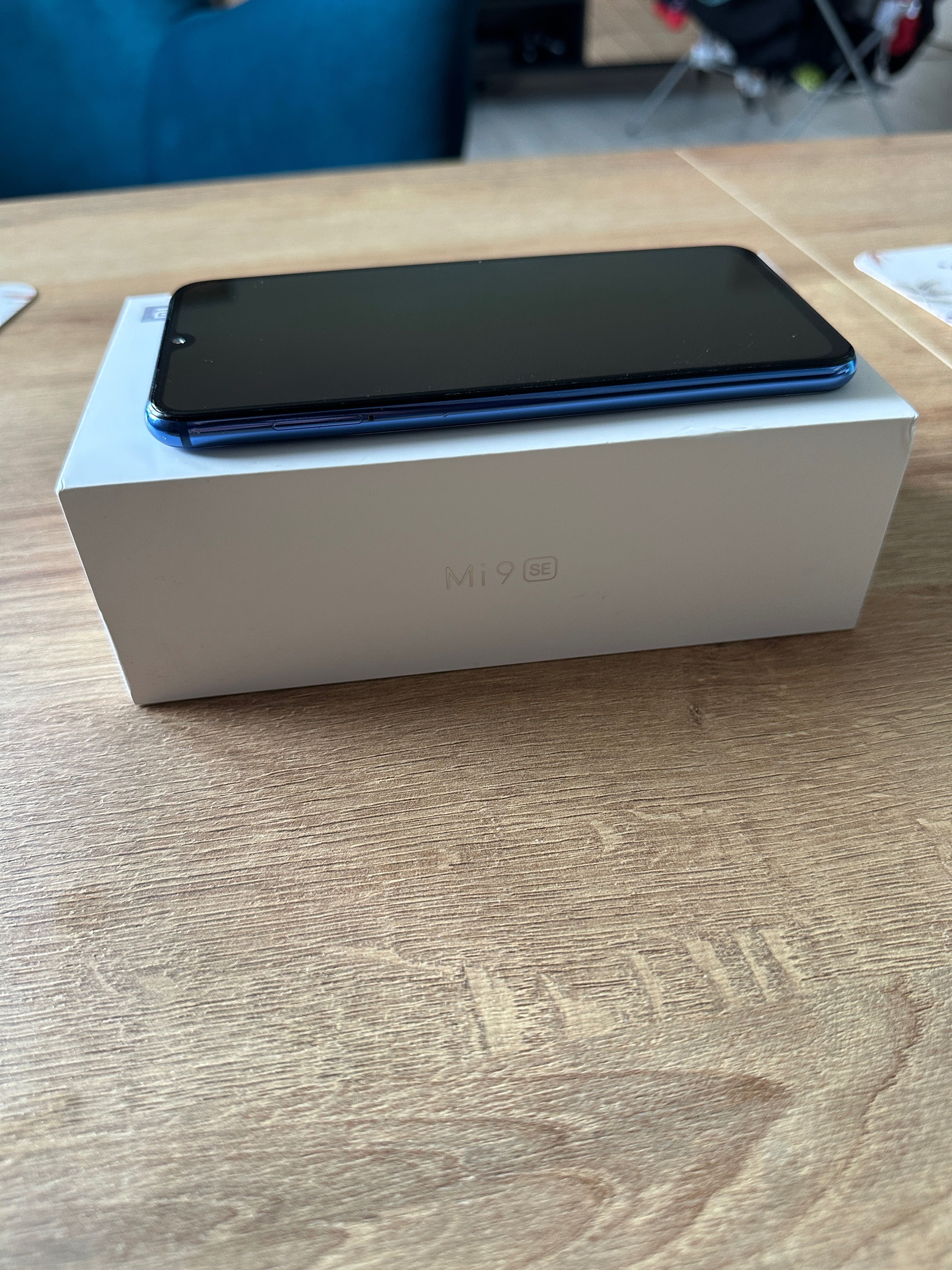 Xiaomi Mi 9SE 64GB Ocean Blue - stan dobry