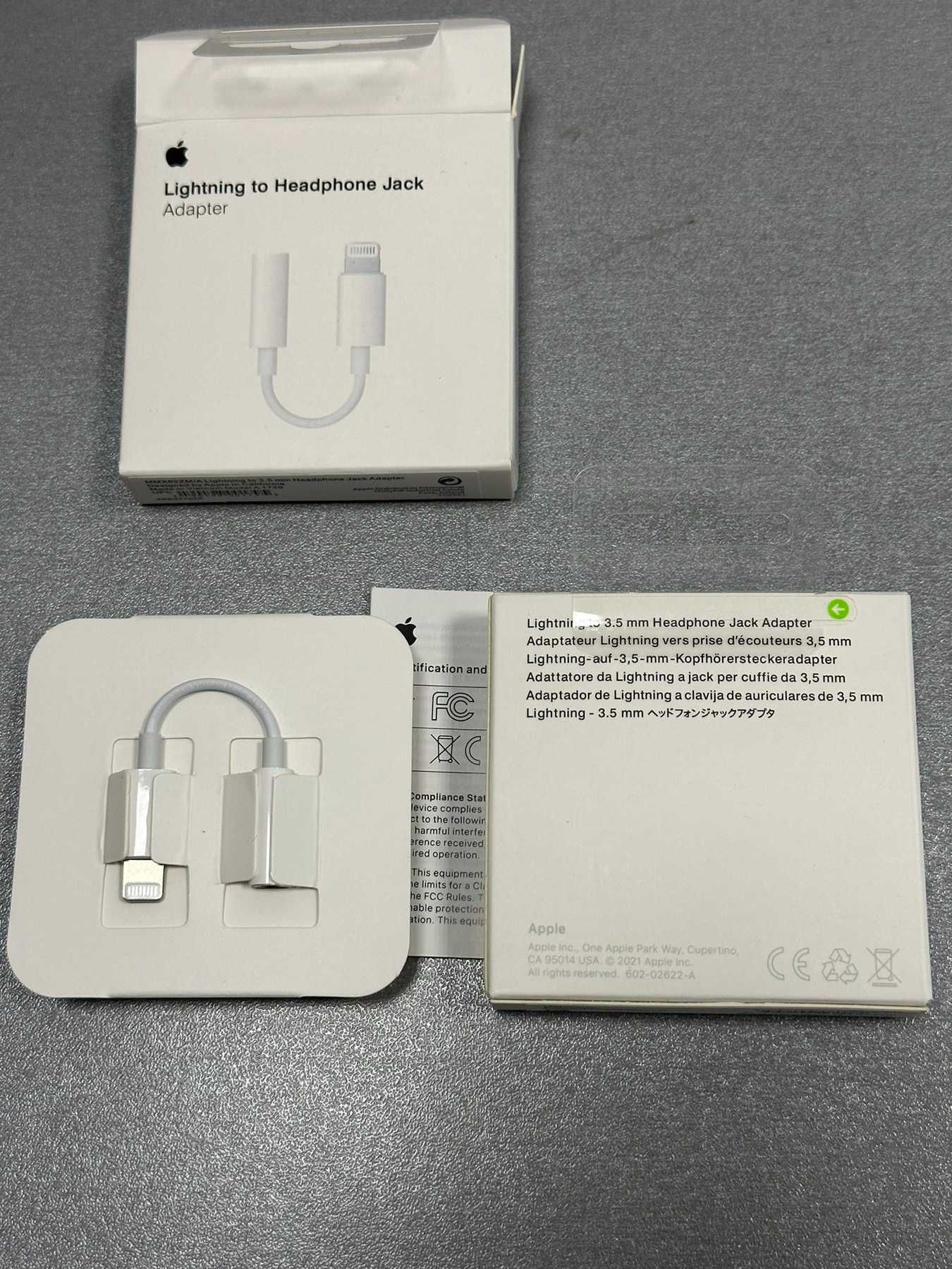 Перехідник адаптер А1749 Apple Lightning -3.5 mm оригінал  (MMX62ZM/A)