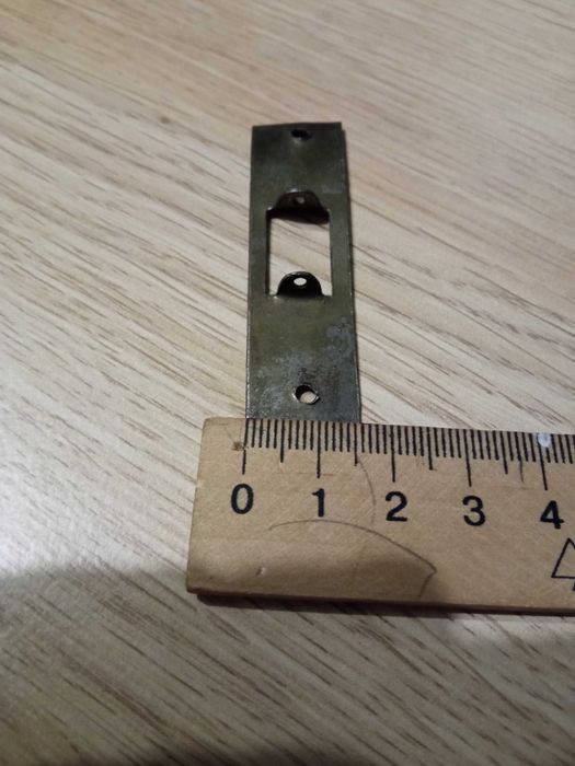 Ответная планка к старинной мебели.