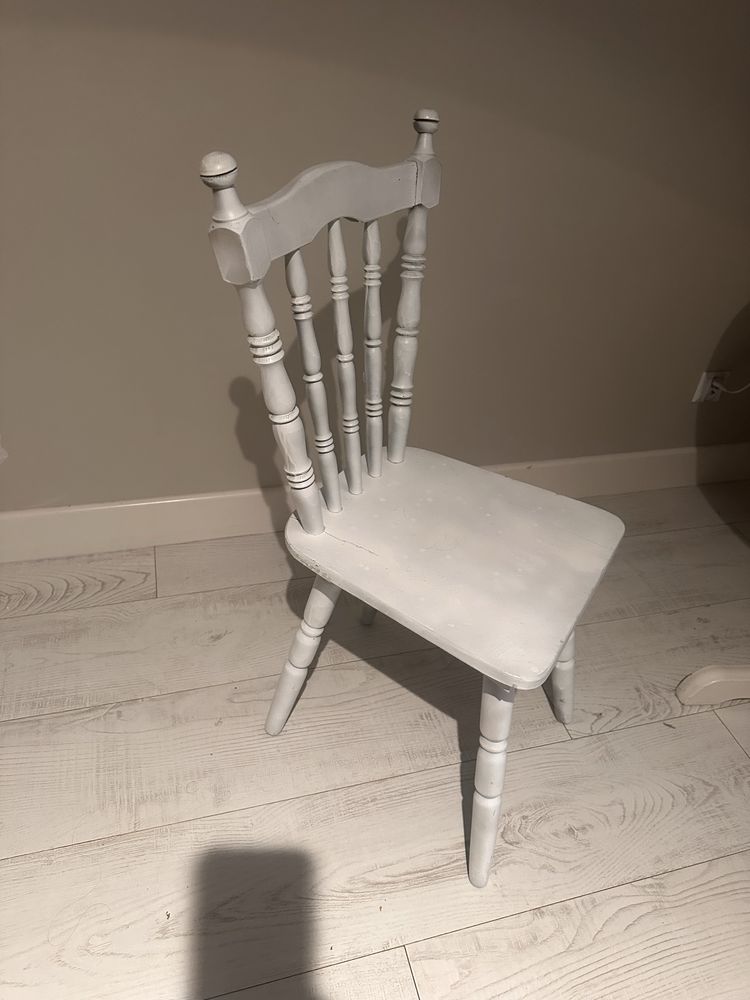 Krzeslo na styl skandynawski