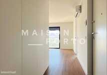 Apartamento T3 com Suite, Varanda e Box em Aguas Santas, Maia