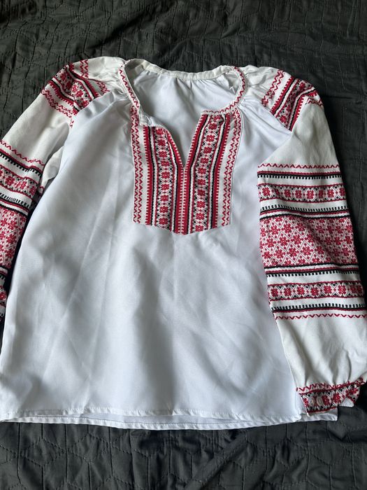 Вишиванка на дівчину