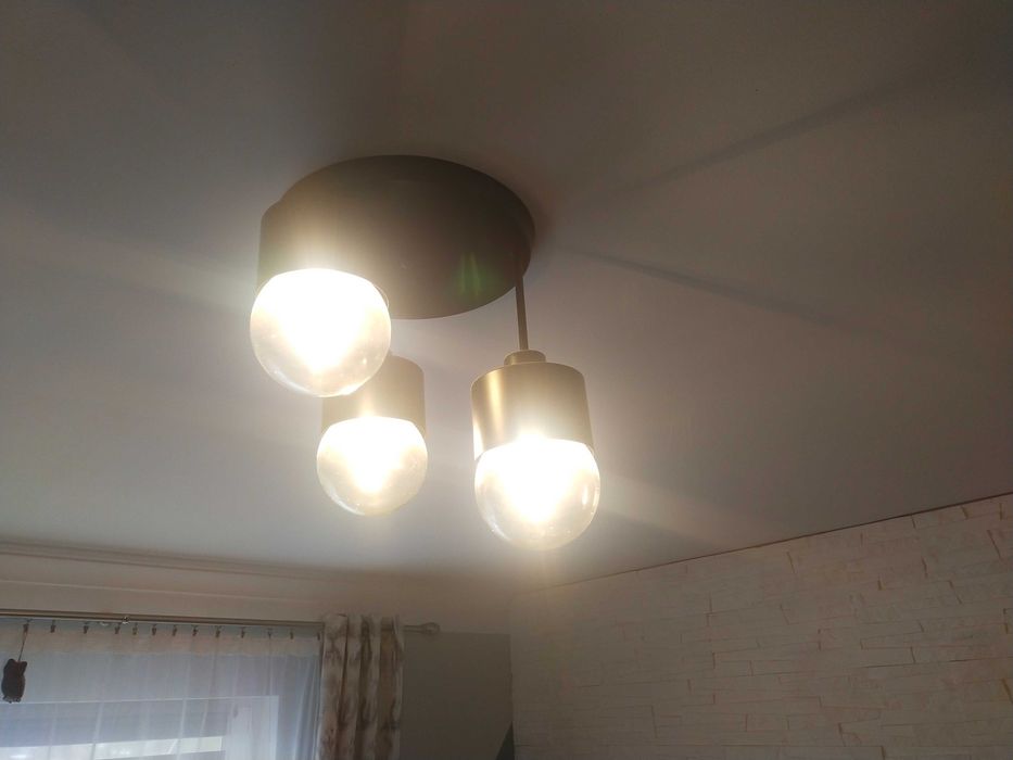 Żyrandol kinkiety czarne, żarówki