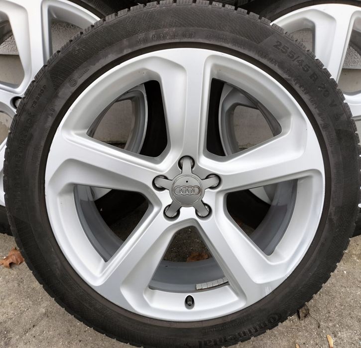 Felgi z oponami zimowymi Audi Q5 8,5x20 ET33 5x112