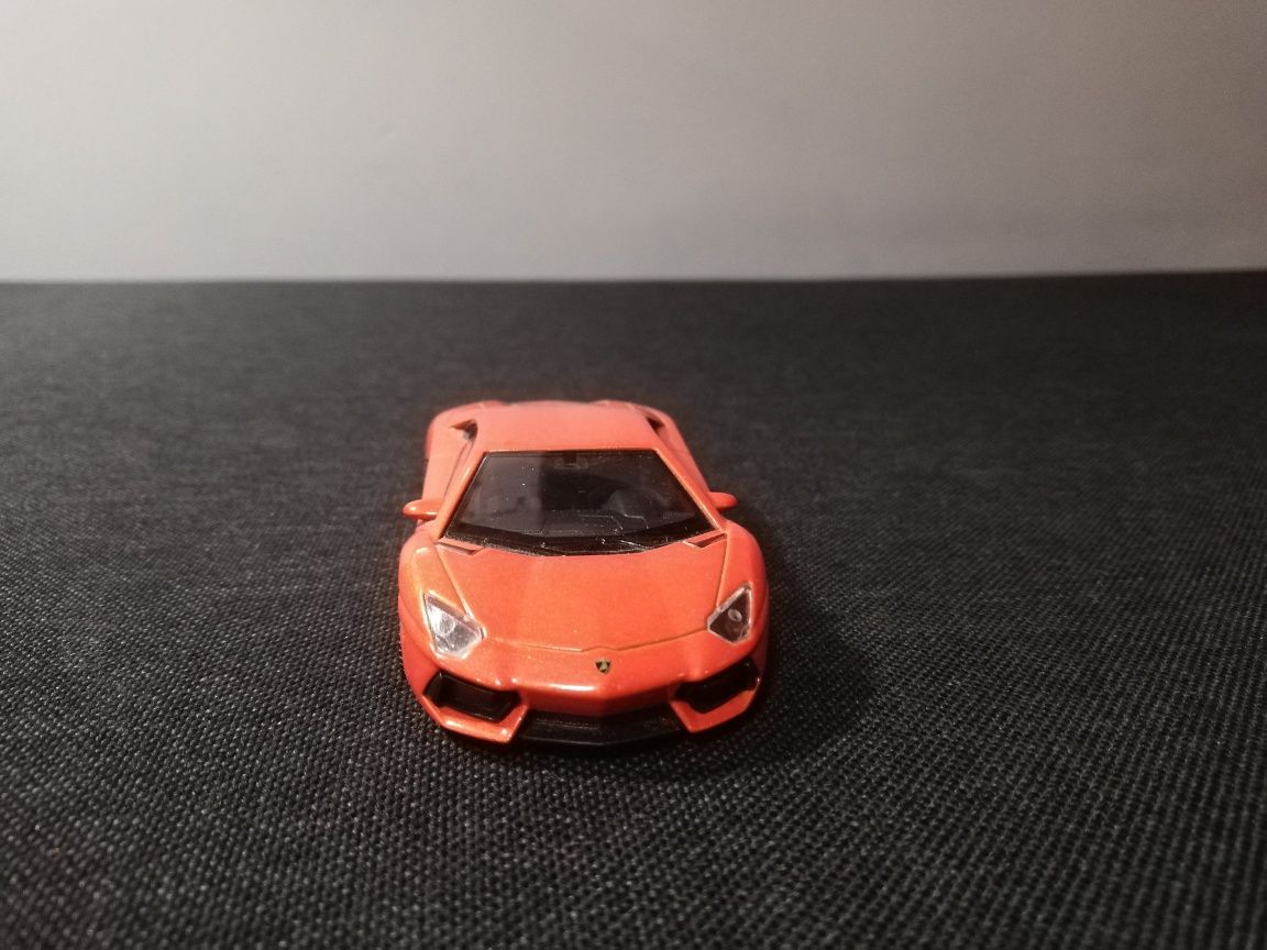 Lamborghini aventador lp700-4 Welly skala 1:43