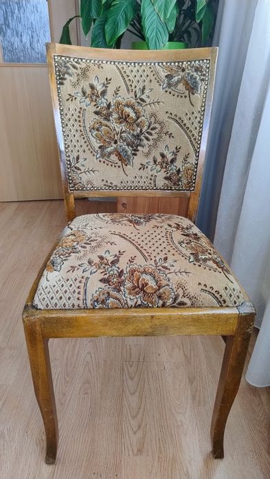 Krzesło , siedzisko na sprężynie