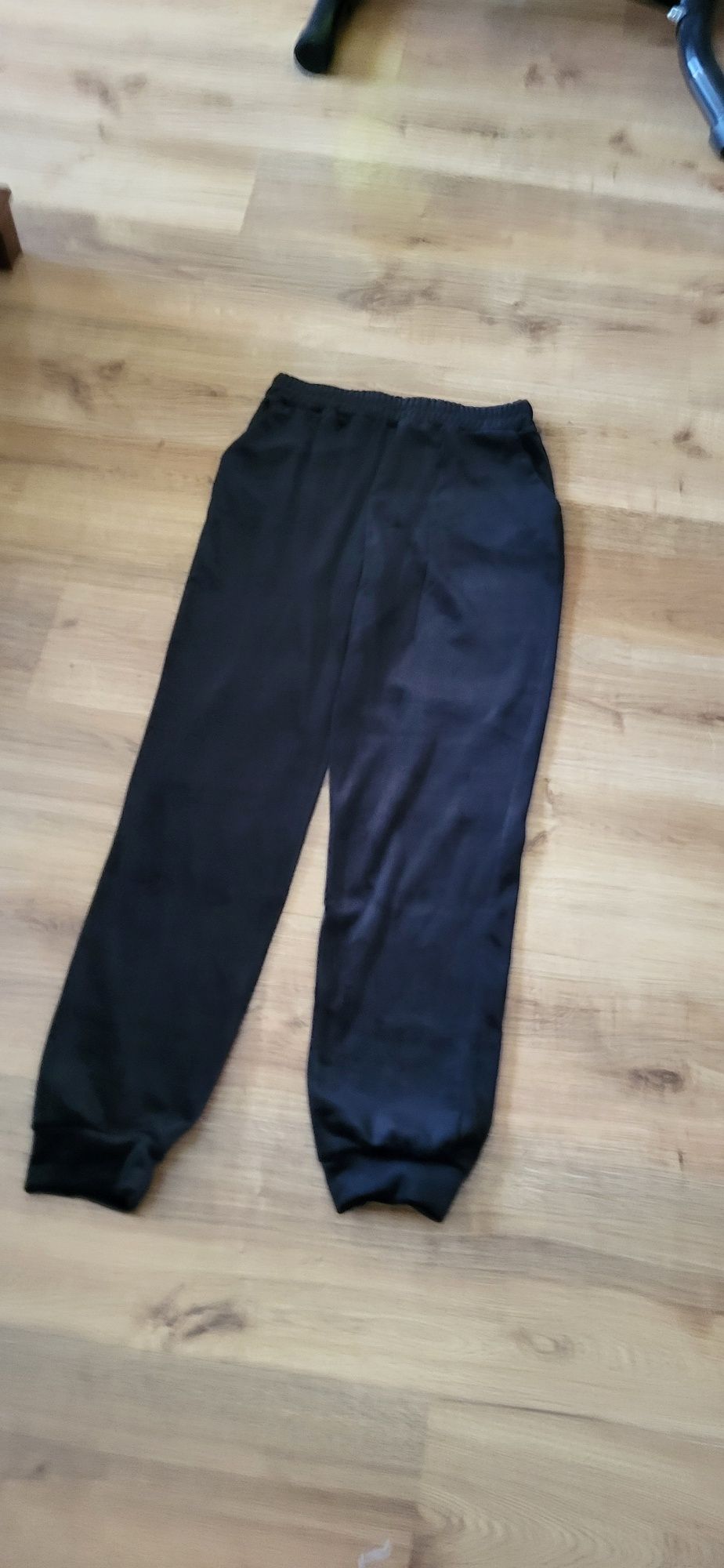 Dres welurowy polskiej produkcji rozmiar L