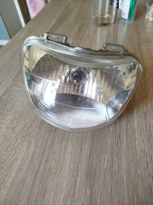 Фара Suzuki lets 2