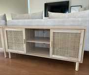 Móvel Sala TV Madeira Rattan Palhinha 120cm