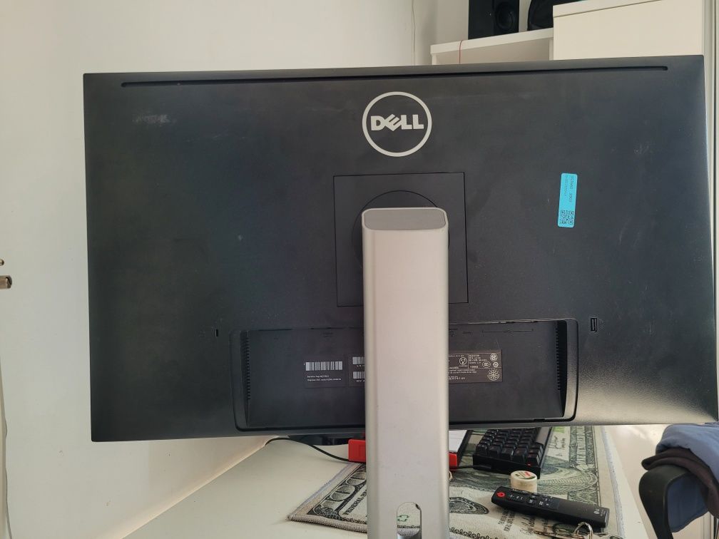 Monitor DELL biurowy